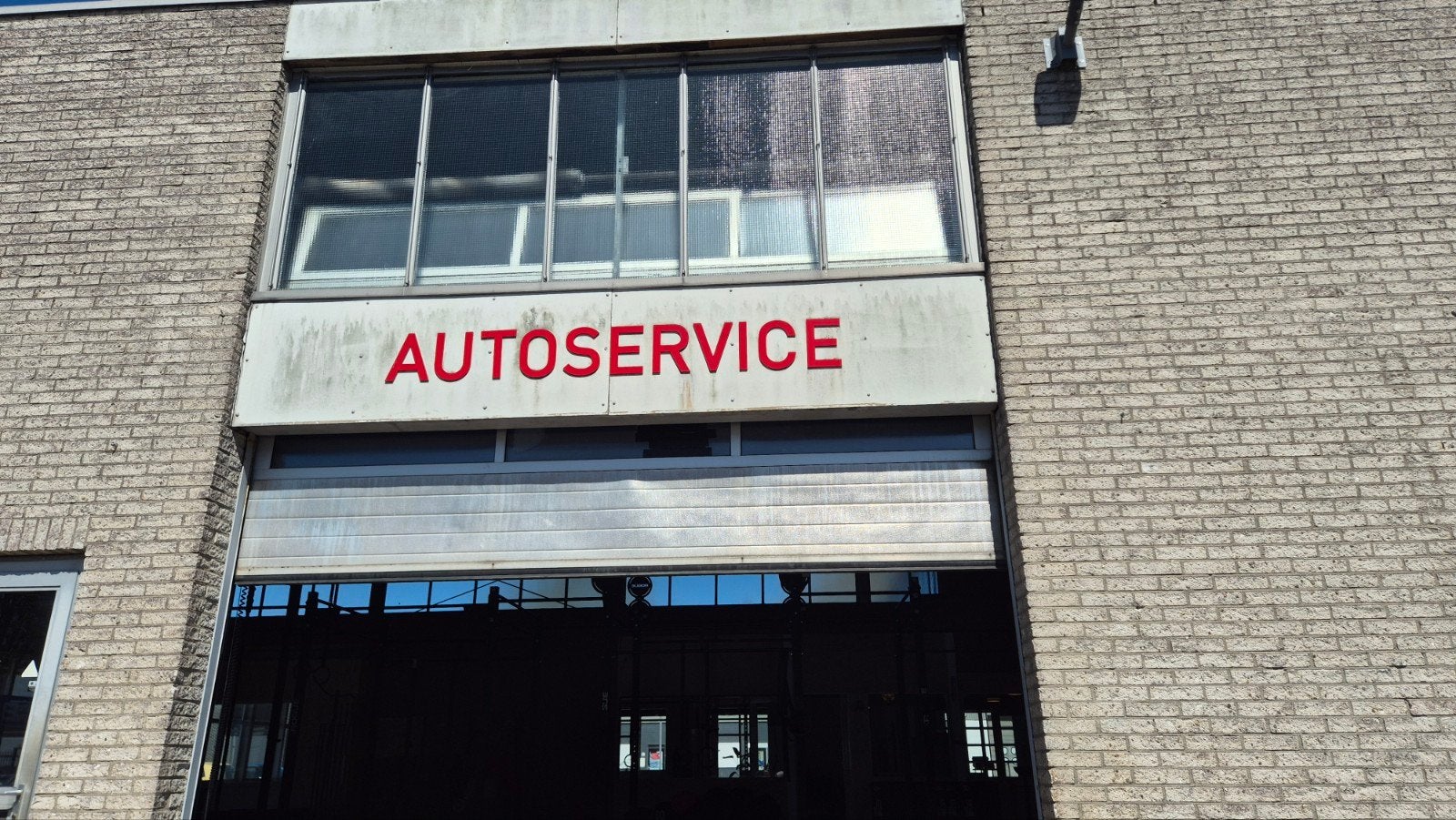 Letters in het rood. AUTOSERVICE, Auto diversen, Ophalen of Verzenden