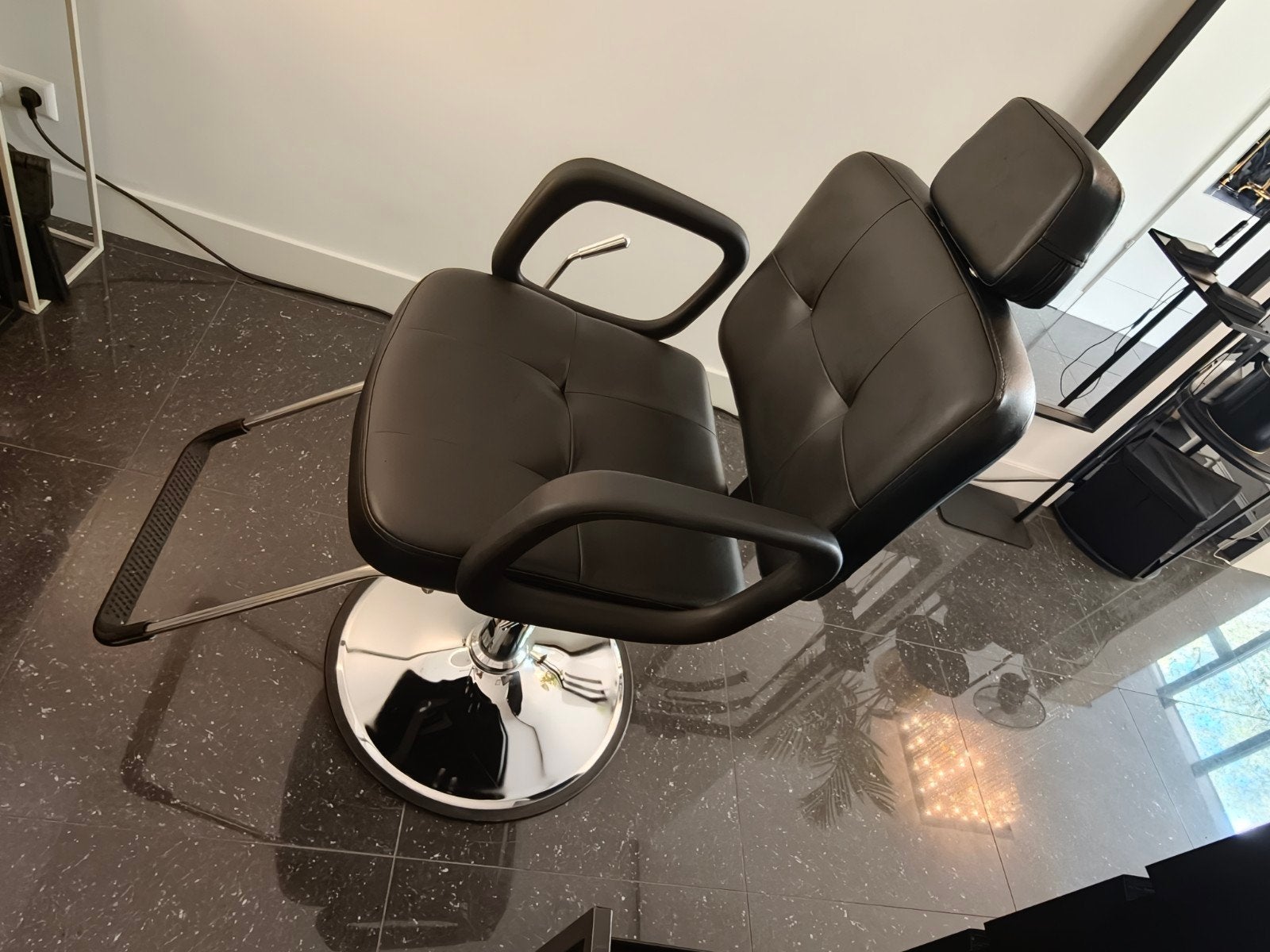 Professionele hydraulische kappersstoel / barberstoel / make, Ophalen of Verzenden, Zo goed als nieuw