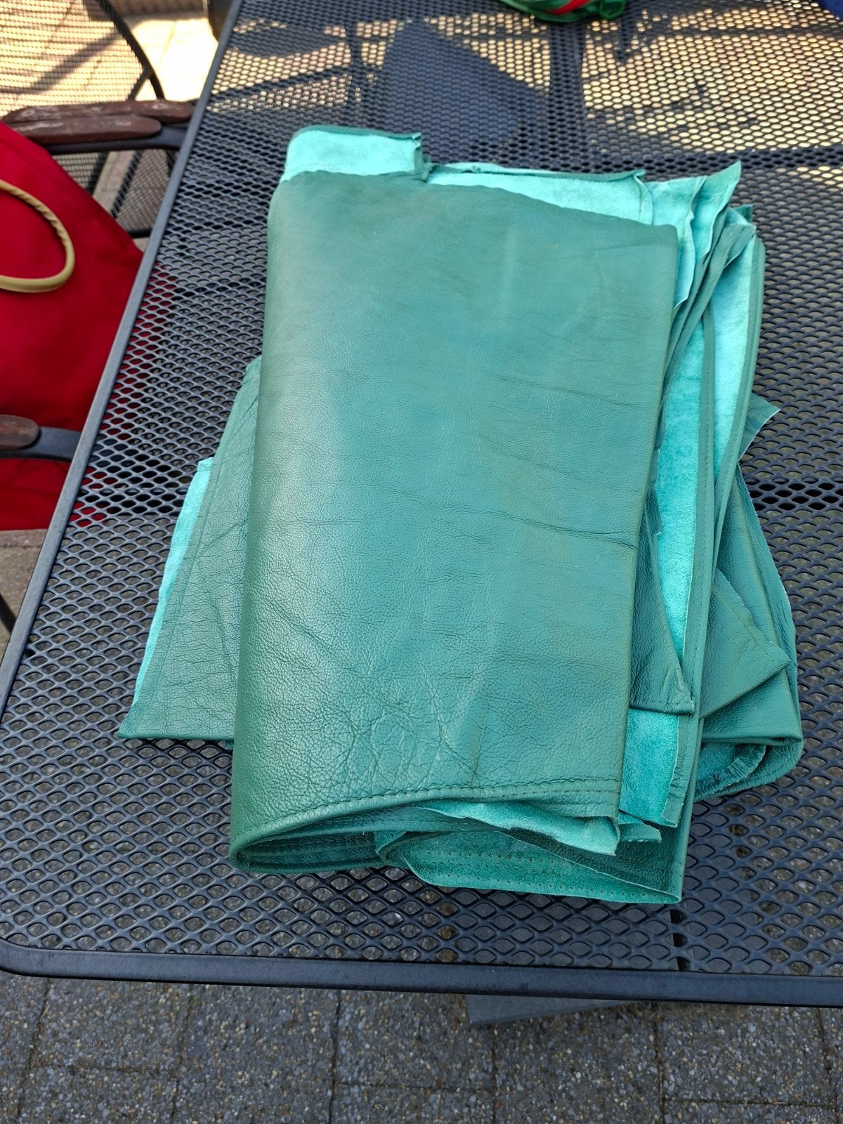 Groene leren stofresten voor knutselprojecten, Hobby en Vrije tijd, Ophalen, Gebruikt, Leer of Kunstleer, 30 tot 120 cm