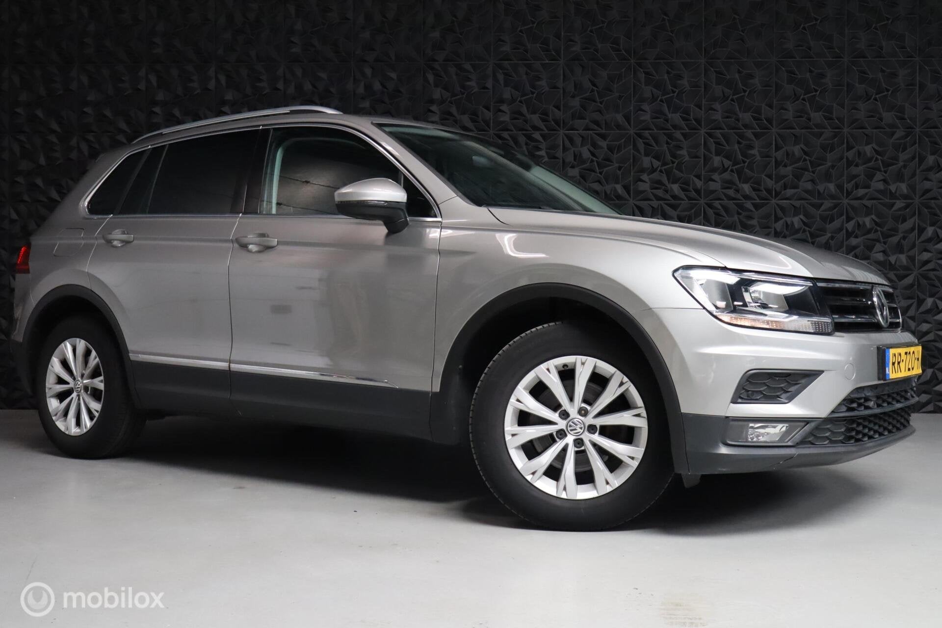Volkswagen Tiguan 1.4 TSI Comfortline Business | Carplay |, Auto's, Voorwielaandrijving, 125 pk, Gebruikt, Euro 6