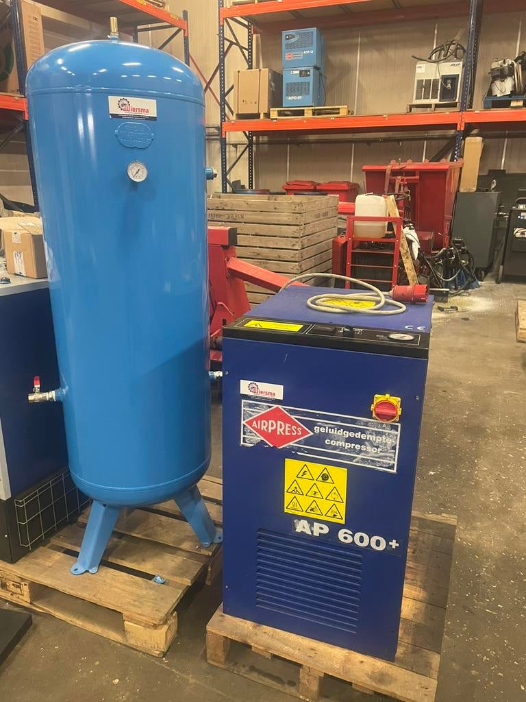 Airpress AP600 + drukvat, 100 liter of meer, Ophalen, Zo goed als nieuw