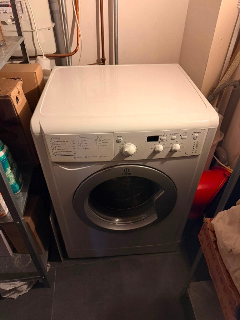 Indesit wasmachine gratis af te halen (4 hoog, geen lift), Witgoed en Apparatuur, Wasmachines, Ophalen, Gebruikt, Minder dan 85 cm