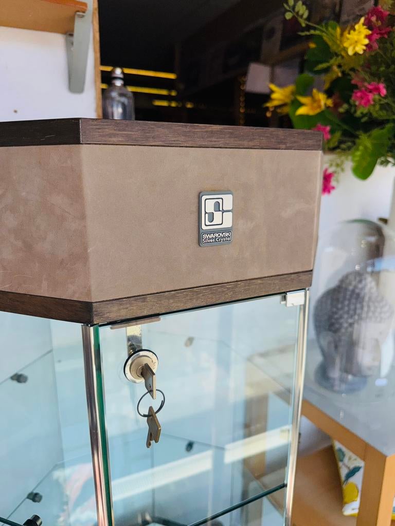 Swarovski vintage vitrine kastje met verlichting en sleutel, Huis en Inrichting, Kasten | Vitrinekasten, Ophalen of Verzenden