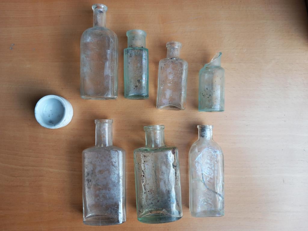 Oude medicijnflesjes, potjes en flacons, bodemvondsten, Ophalen of Verzenden