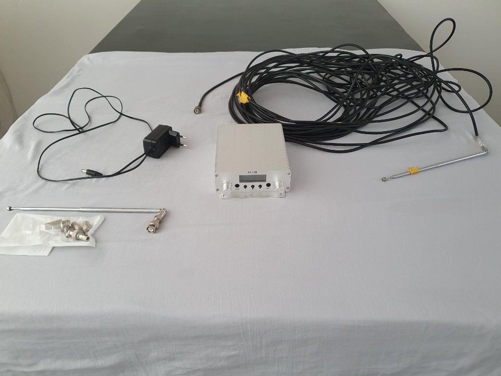 Tweedehands FM transmitter ST-15B incl. reserve onderdelen, Ophalen, Gebruikt, Antenne