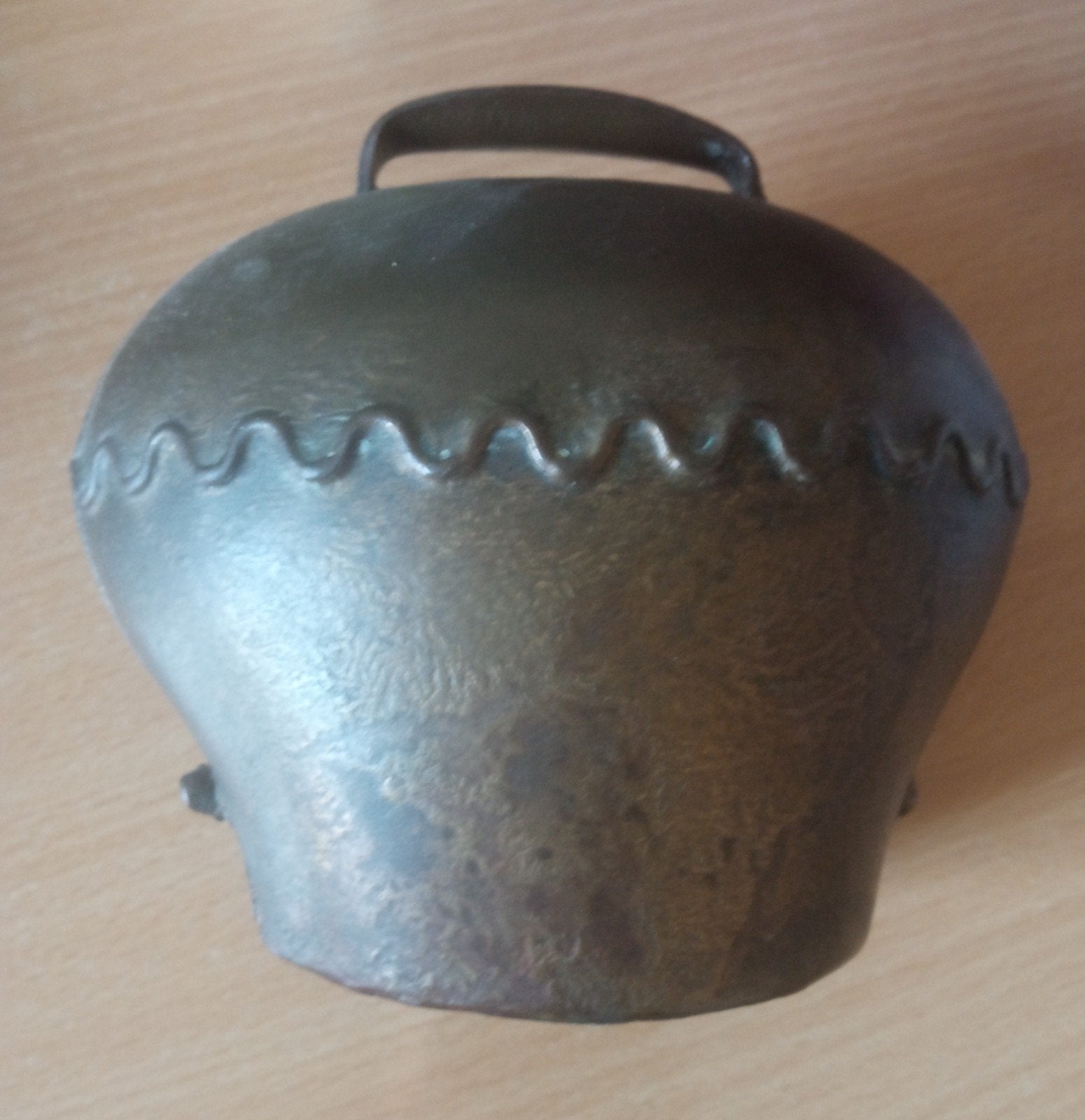 Antieke bronzen koebel met decoratieve rand, Ophalen of Verzenden