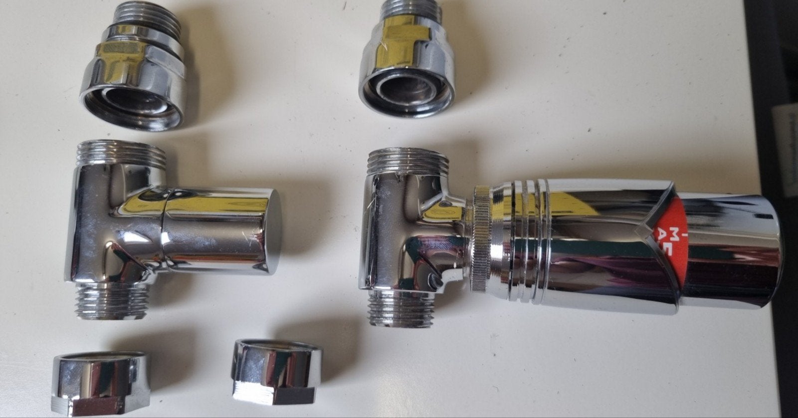 Thermostaat en afsluitkraan radiator, Ophalen of Verzenden