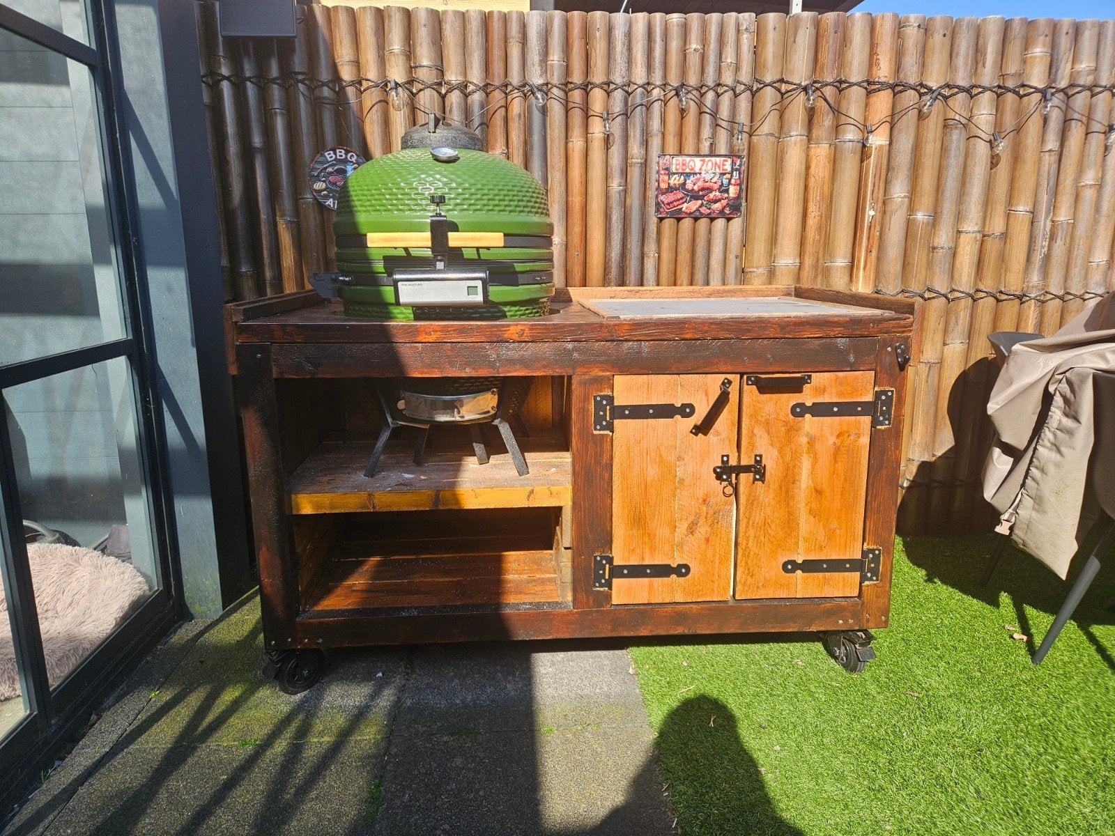 Kamado 22 inch met buitenkeuken en accessoires, Tuin en Terras, Ophalen, Zo goed als nieuw, Kamado