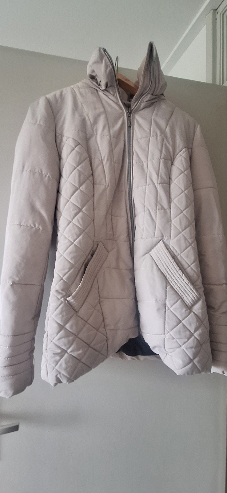 Winterjas dames - kleur lichtbeige - maat S, Beige, Ophalen of Verzenden, Maat 36 (S), Gedragen