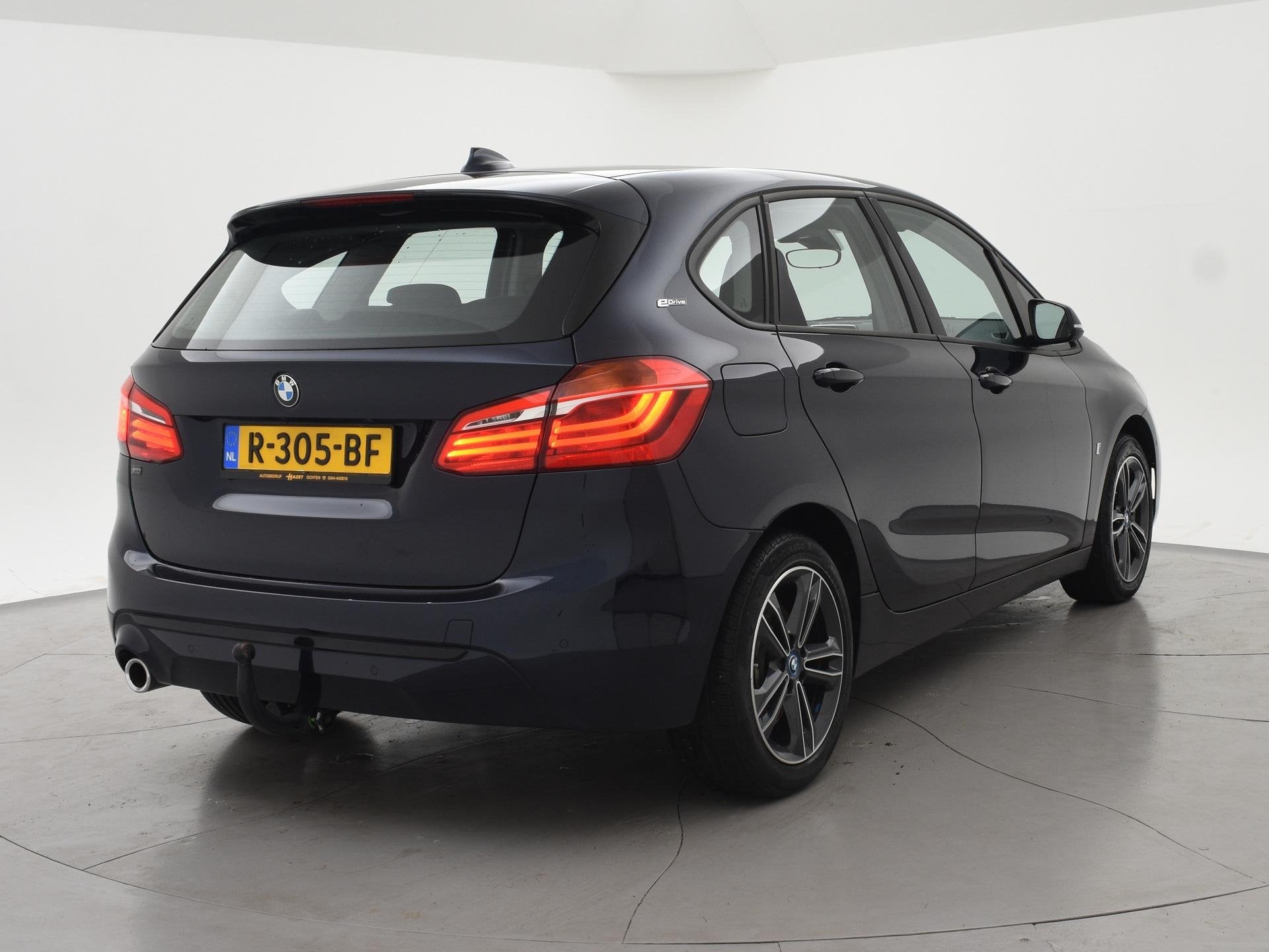 BMW 2-serie Active Tourer 225xe 224 PK XDRIVE PLUG-IN HYBRID, Auto's, Automaat, 8 kWh, Stof, Gebruikt