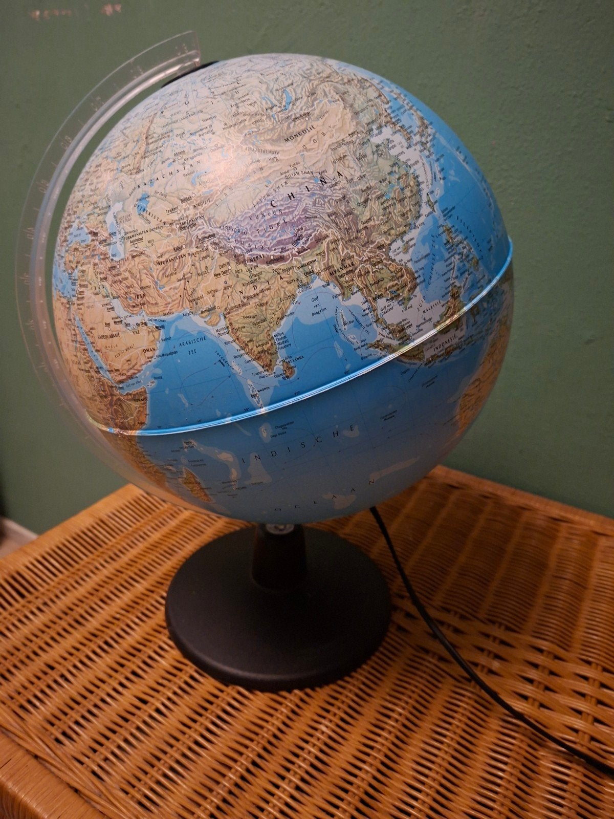 Verlichte Wereldbol - Fysisch & Staatkundig, Ophalen, Kunststof, Fysische wereldbol, Zo goed als nieuw