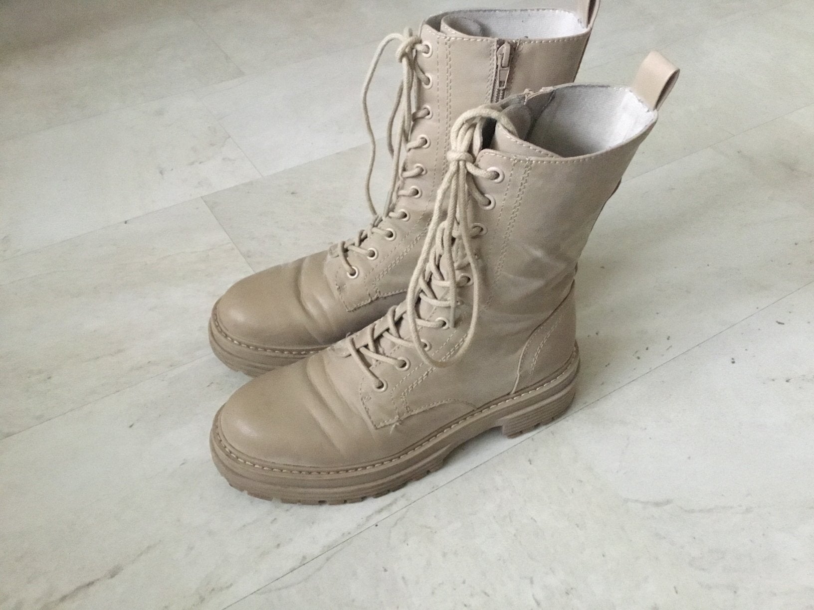 Bullboxer laarzen beige/creme 38, Kleding | Dames, Schoenen, Ophalen of Verzenden, Zo goed als nieuw