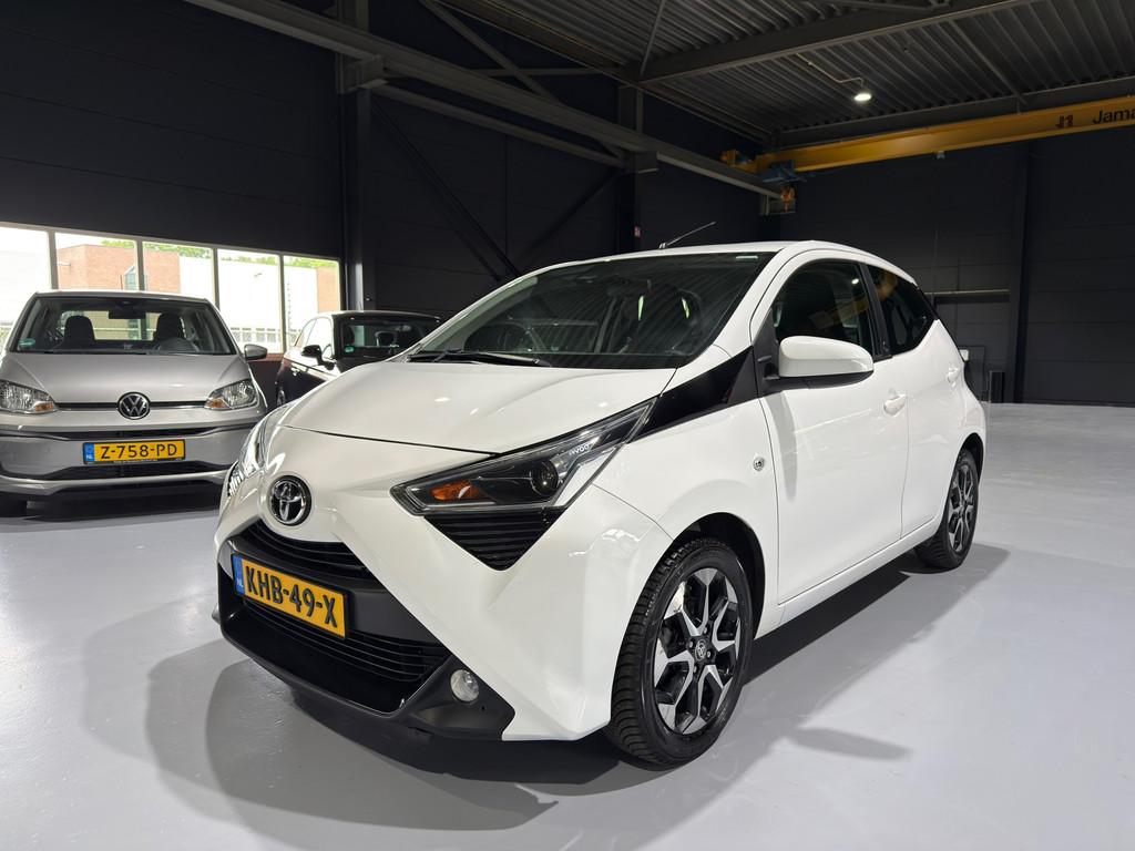 Toyota Aygo 1.0 VVT-i x-fun 1ste eigenaar|CarPlay|Lane assis, Voorwielaandrijving, Stof, Gebruikt, Euro 6