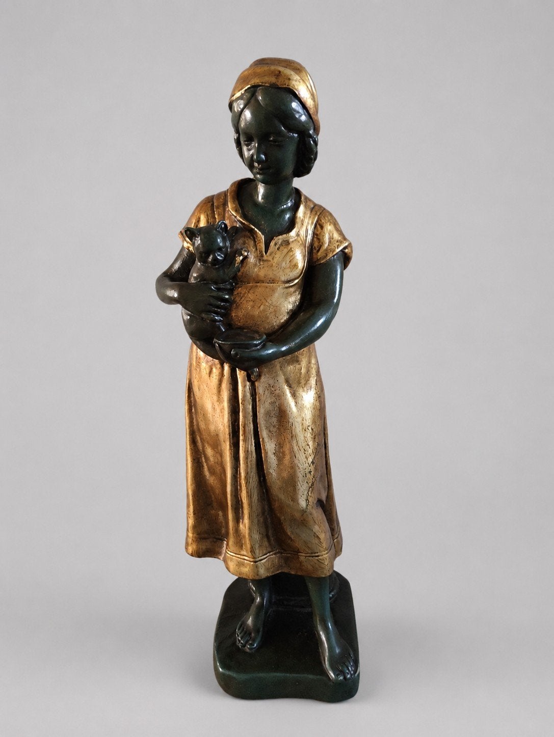 Bronzen beeld van meisje met kat  gesigneerd gebr. Paridon, Antiek en Kunst, Art nouveau, Ophalen of Verzenden, 20 - 50 cm, Beeld