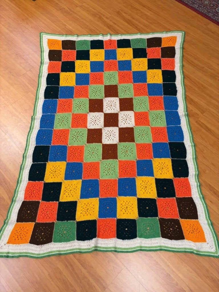 Granny woondeken gehaakte vakjes groene rand 195/140