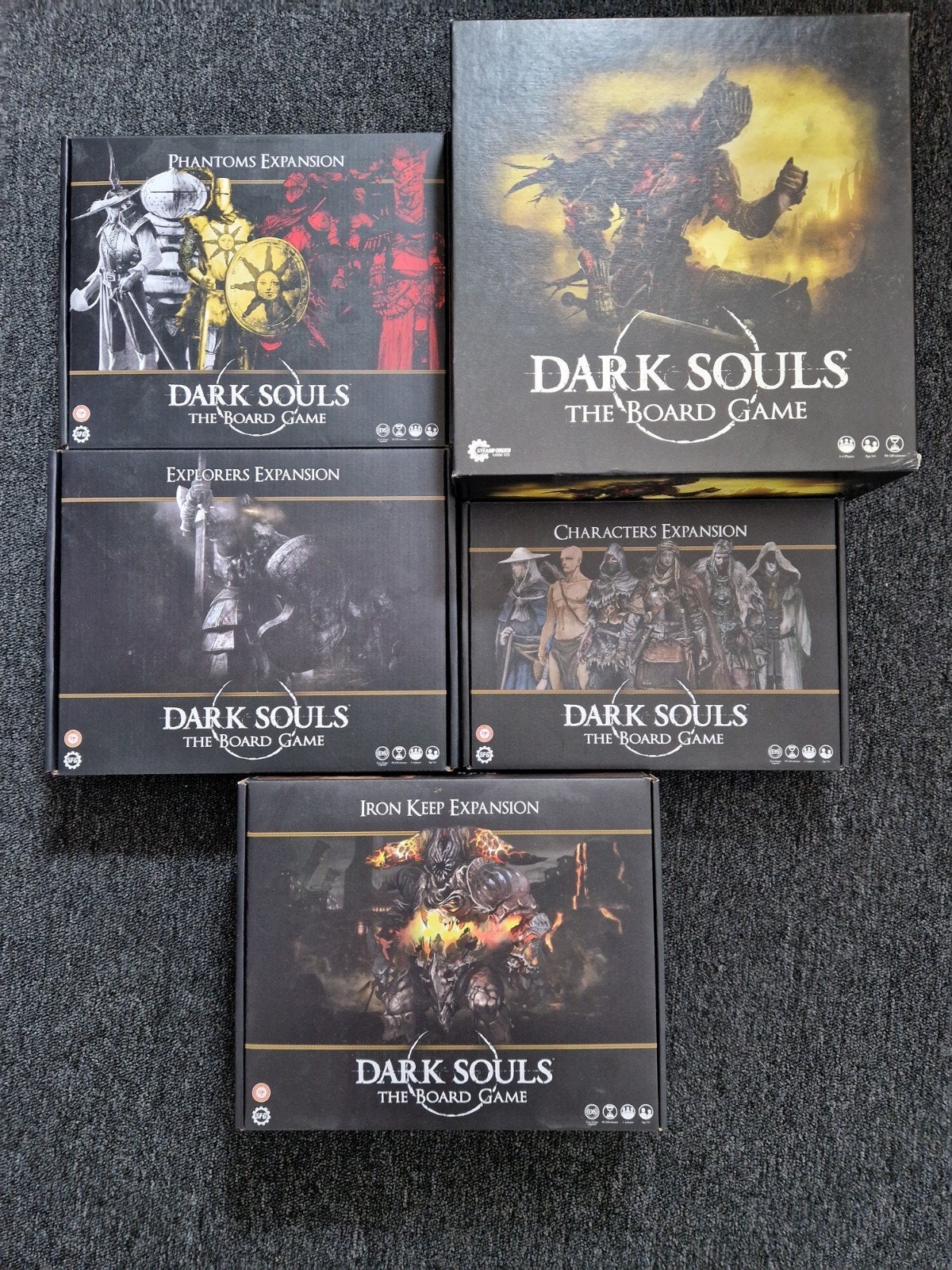 Dark Souls: The Board Game + 4 Uitbreidingen, Ophalen of Verzenden, Zo goed als nieuw