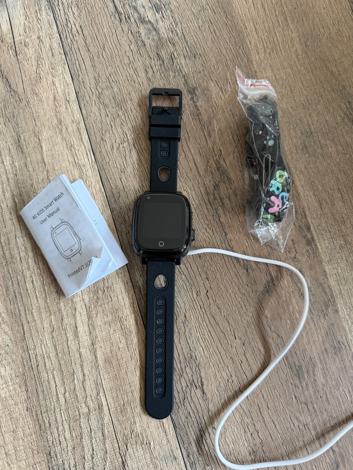 Zwart - 4G Kids Smart Watch met gps en sos knop, Ophalen of Verzenden, Nieuw, Zwart, Jongen of Meisje