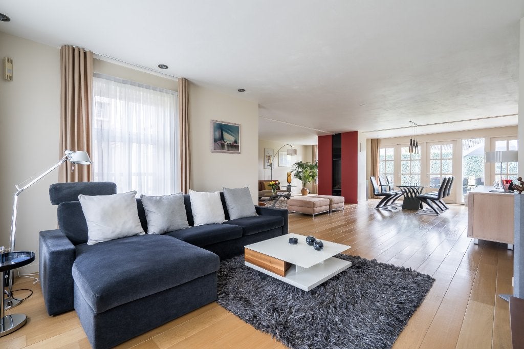 Prachtige lage design salontafel, merk Hulsta, Huis en Inrichting, Tafels | Salontafels, Ophalen, Glas, Modern design, Gebruikt