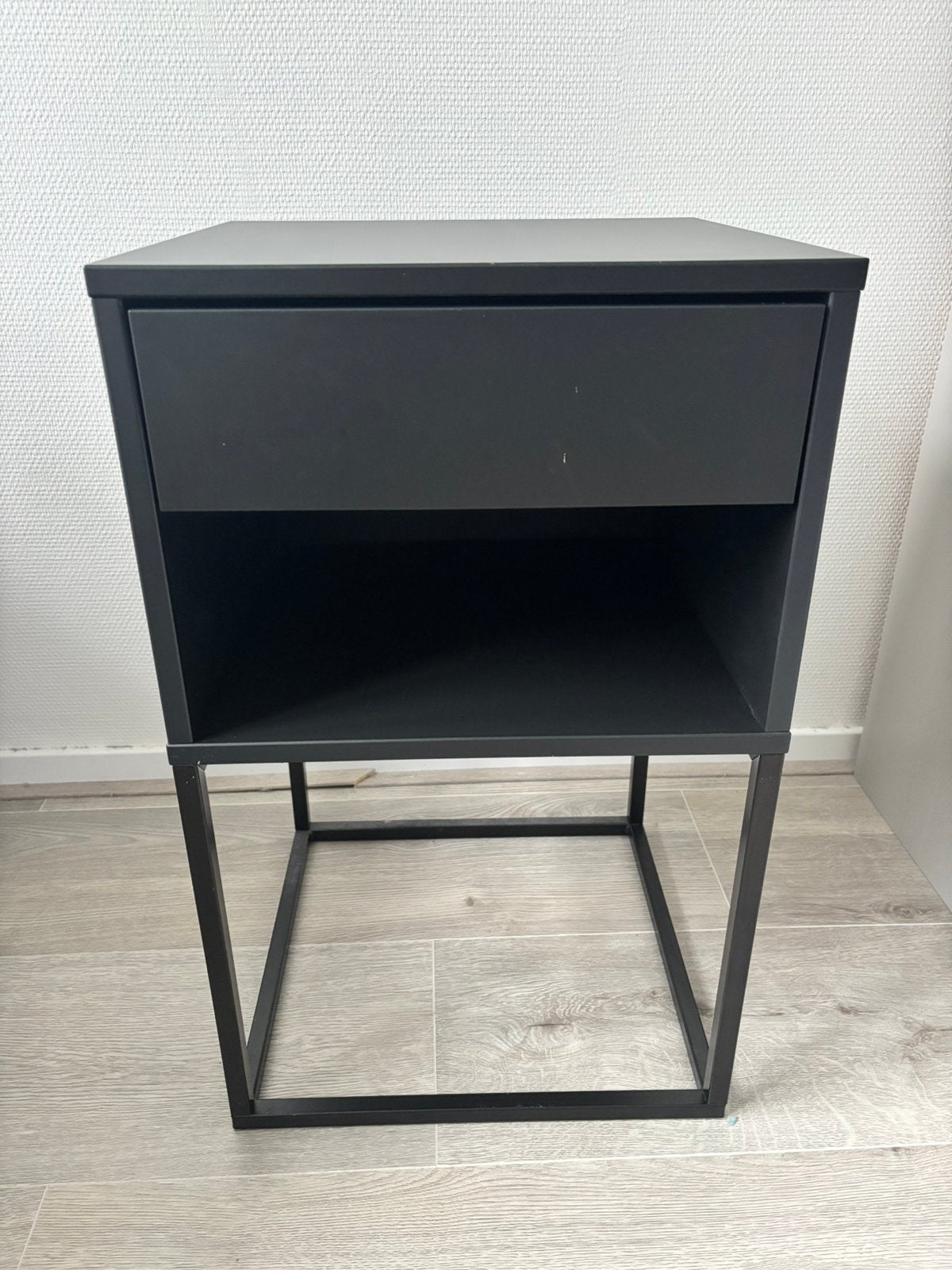 2x IKEA VIKHAMMER nachtkastje zwart | ook per stuk, Huis en Inrichting, Ophalen, Zo goed als nieuw, Minder dan 45 cm, 55 tot 70 cm