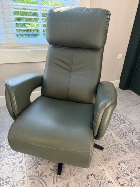 Te Koop eEektrische Hukla (HU-EC-19030) Relax Fauteuil, Ophalen, Leder, Minder dan 75 cm, Zo goed als nieuw