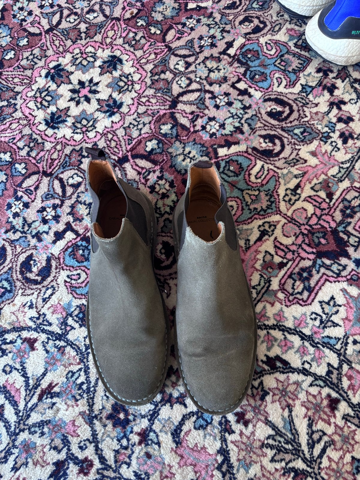 Chelsea boots suede maat 40 vallen wat groter, Ophalen of Verzenden, Gedragen, Overige kleuren, Boots