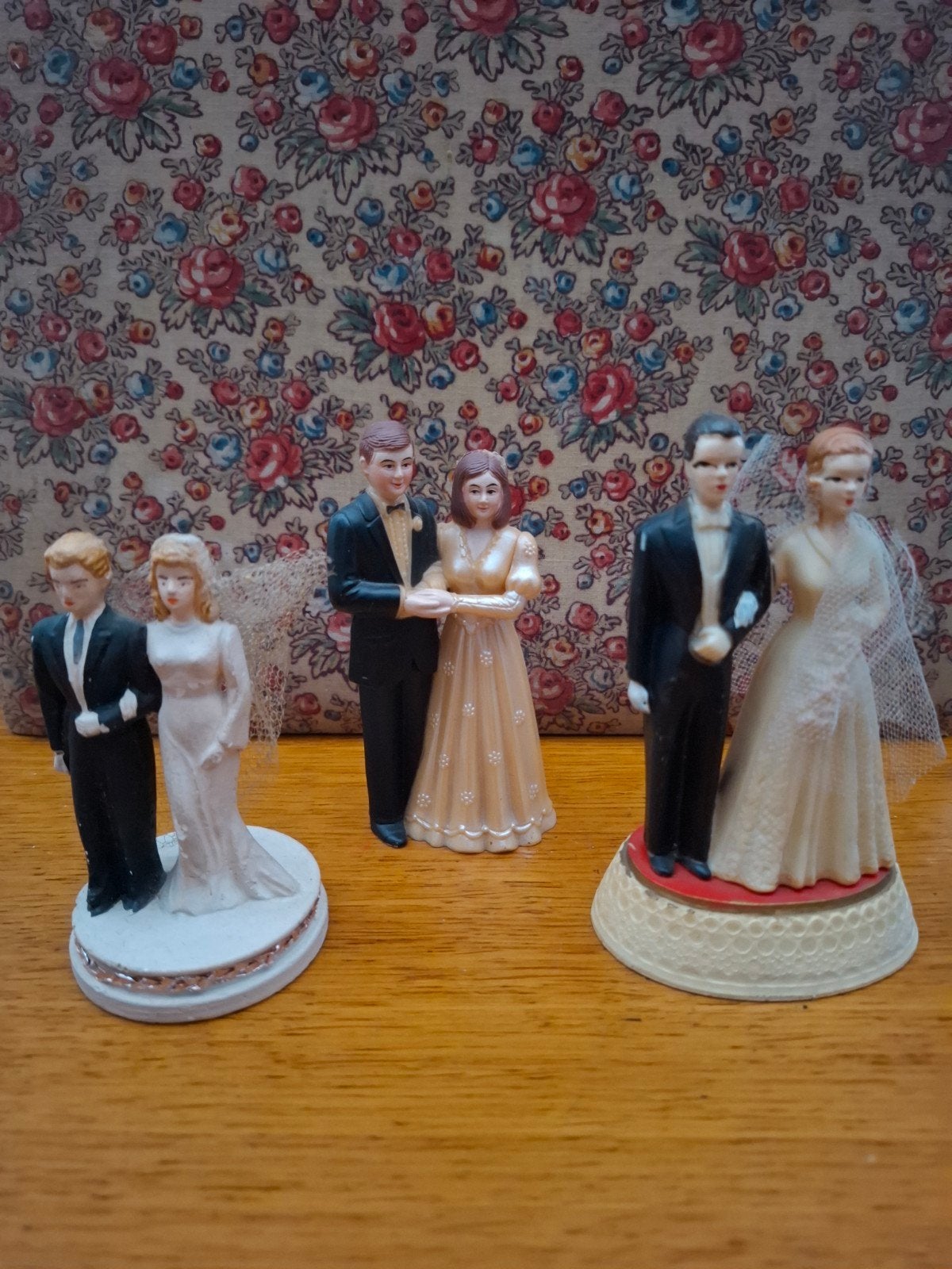 Drie oude vintage bruidsparen voor bruidstaart taarttopper, Ophalen of Verzenden