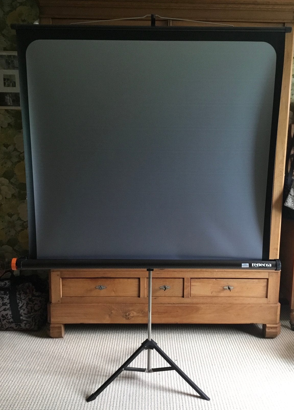 Kindermann diaprojector met scherm op statief., Ophalen, Gebruikt, Met scherm