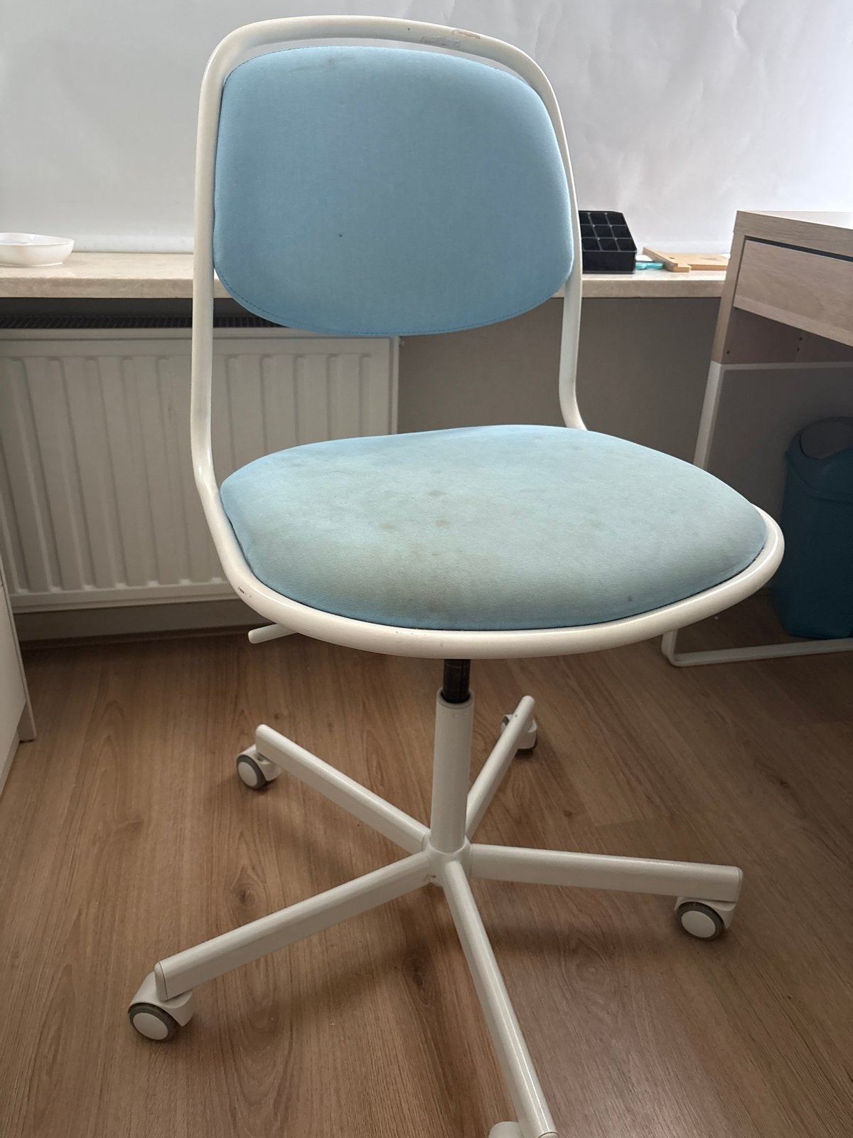 Lichtblauwe bureaustoel op wielen, Ophalen, Gebruikt, Blauw, Bureaustoel