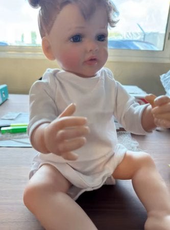 Realistische baby pop levensecht Betty peuter (55cm), Ophalen of Verzenden, Nieuw, Pop, Levensecht of Reborn