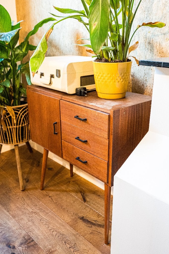 Vintage dressoir 77x77x36, Huis en Inrichting, Vintage Dressoir, Gebruikt, Met lade(s), Teakhout