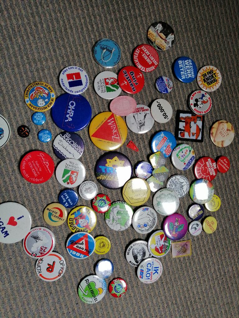 partij vintage blik button speld Disney politiek Pop reclame, Verzamelen, Speldjes, Pins en Buttons, Ophalen of Verzenden, Gebruikt