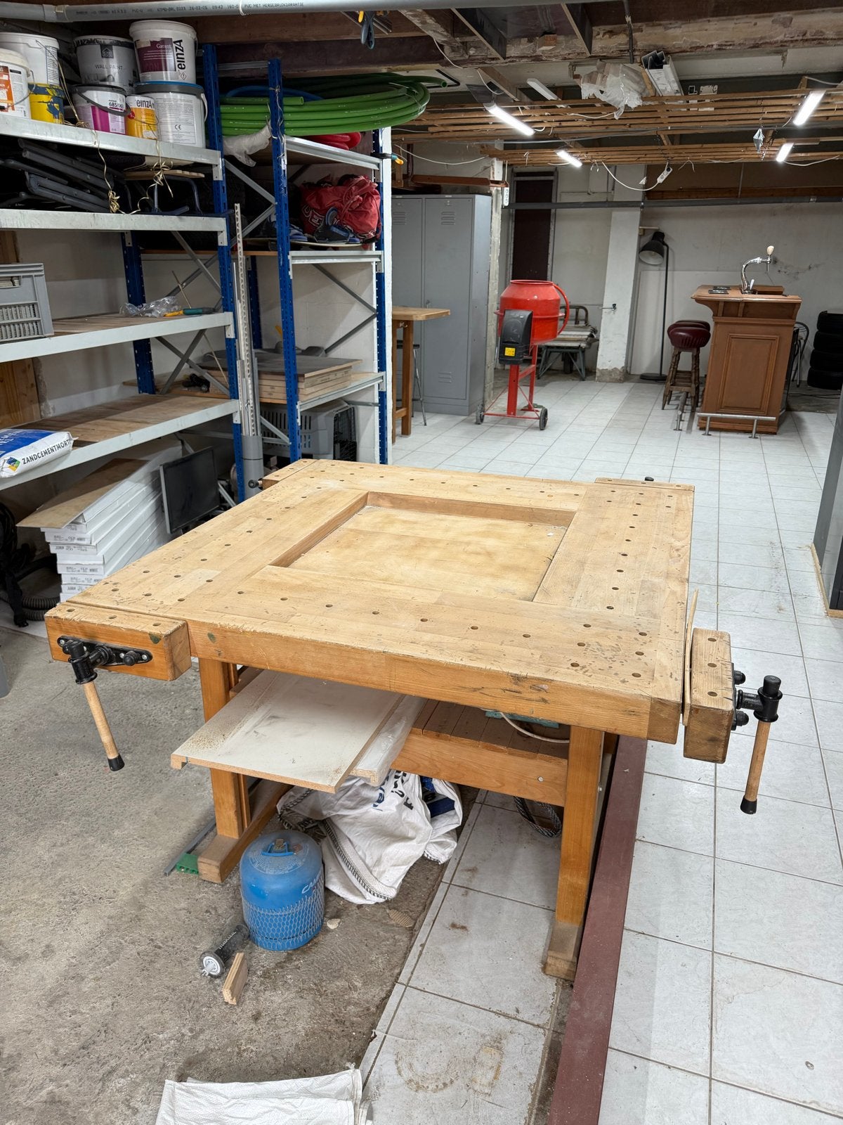 Merk Nooitgedacht Timmerwerkbank 140x140cm - Zeer Netjes, Ophalen, Gebruikt, 120 tot 170 cm, Bankschroef
