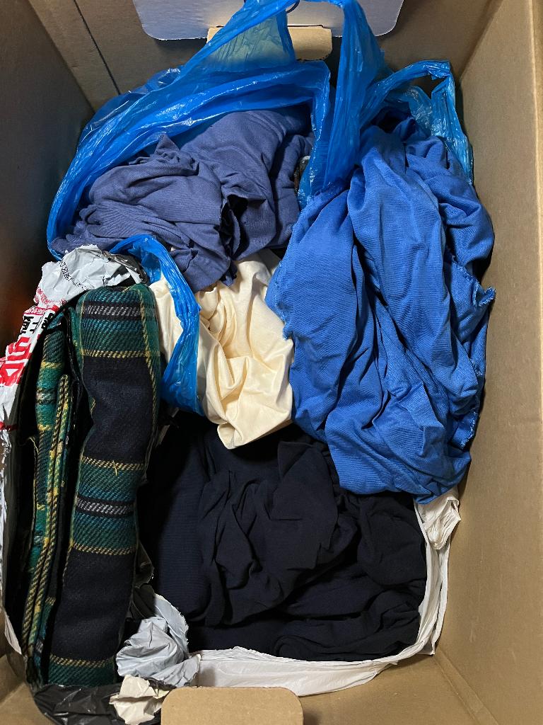 Verhuisdoos vol stoffen, Ophalen, Gebruikt, Overige kleuren, 120 cm of meer