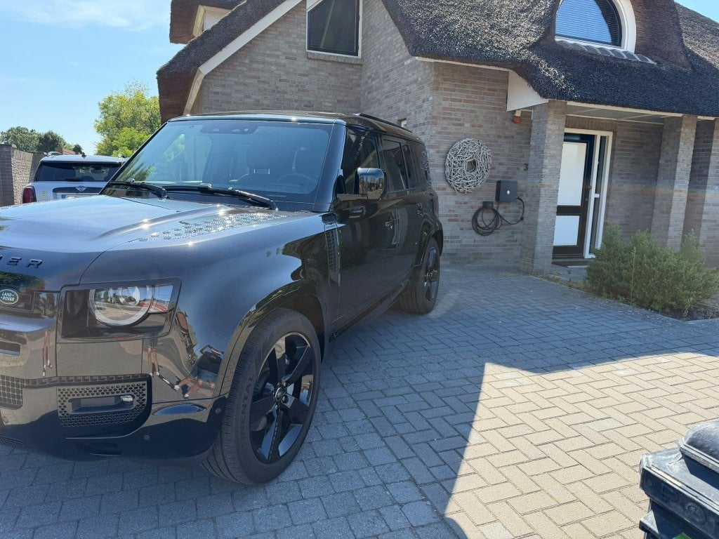 Foto 7 van Land Rover Defender P300e 300pk Phev AWD Aut 2025 Zwart