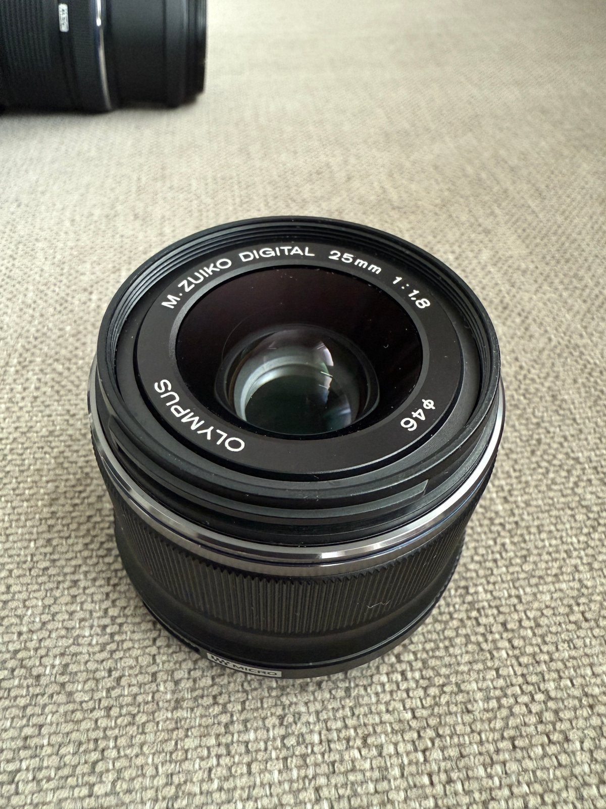 Olympus M.Zuiko Digital 25mm f/1.8 portretlens, Ophalen, Zo goed als nieuw, Standaardlens