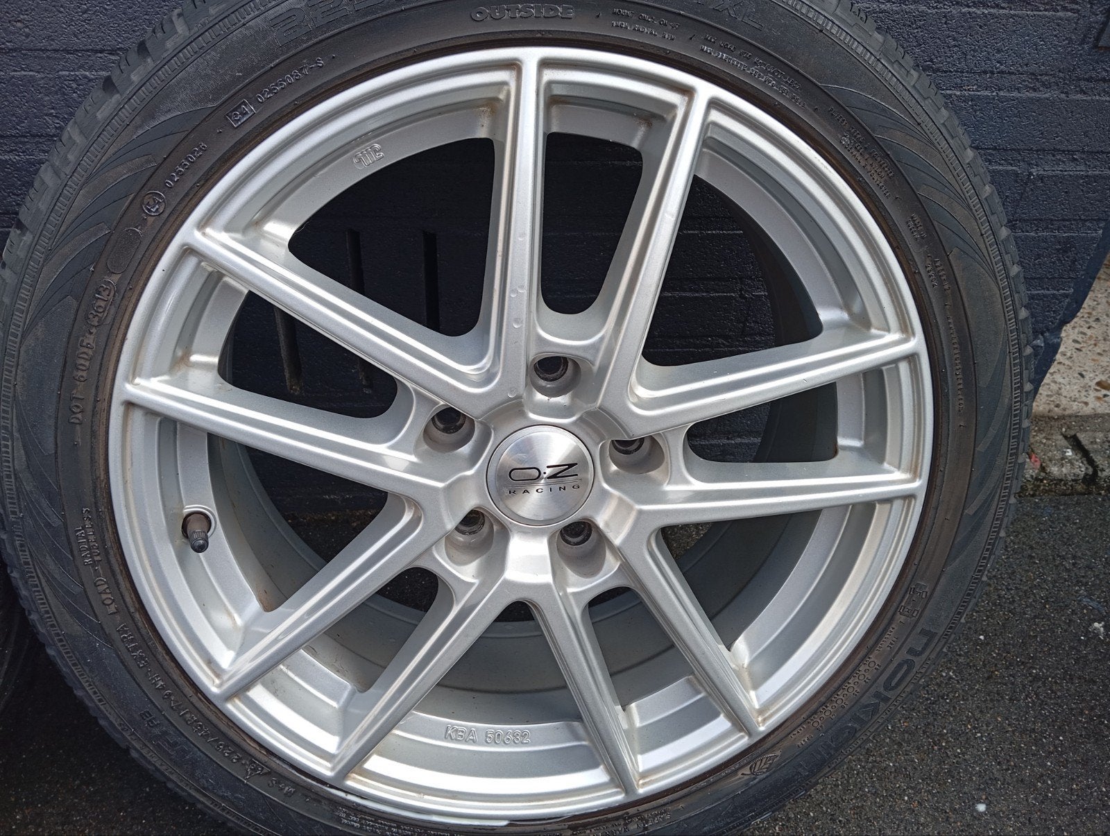 17inch velgen met winterbanden komen van een bmw 1serie cabr, Ophalen