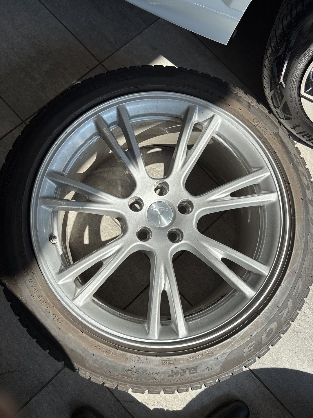 Zo goed als nieuwe velgen met Pirelli winterbanden – 255/45, 19 inch, Gebruikt, 255 mm, -
