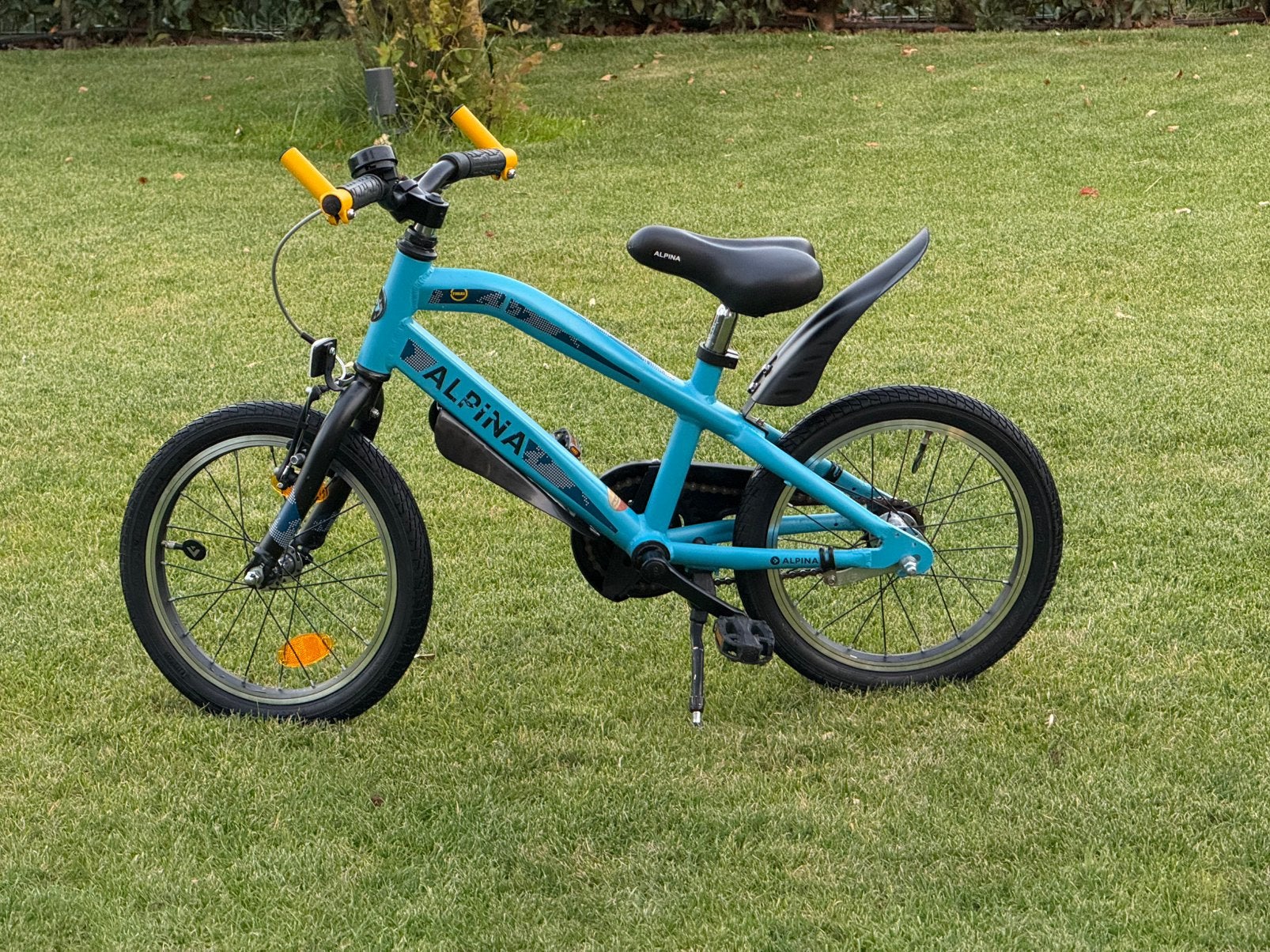 Alpina Trial 16 inch kinderfiets blauw, Ophalen, Zo goed als nieuw, Terugtraprem, 16 tot 20 inch