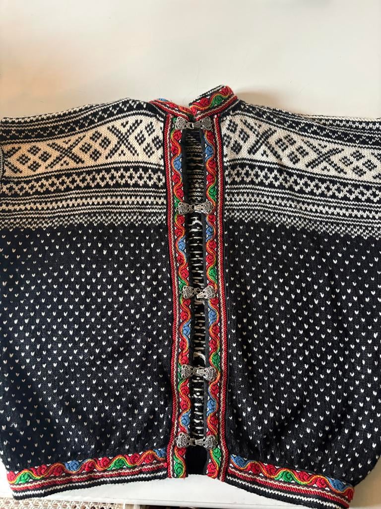 Originele Noorse vest/trui, Kleding | Dames, Ophalen of Verzenden, Zo goed als nieuw, Maat 42/44 (L), Zwart
