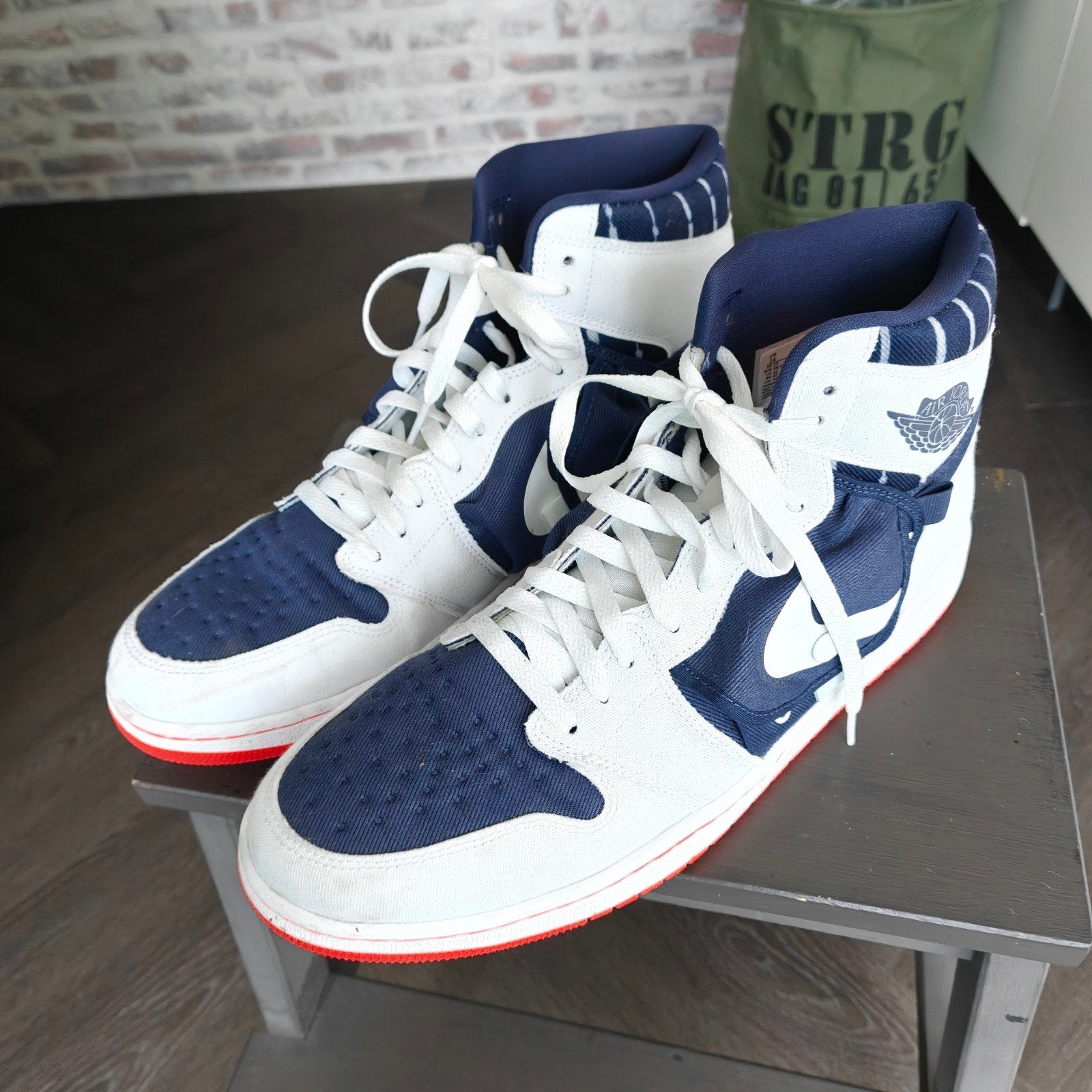 Nagenoeg nieuwe Nike Jordans collectors item!, Kleding | Heren, Schoenen, Nike Jordan, Ophalen of Verzenden, Sneakers of Gympen