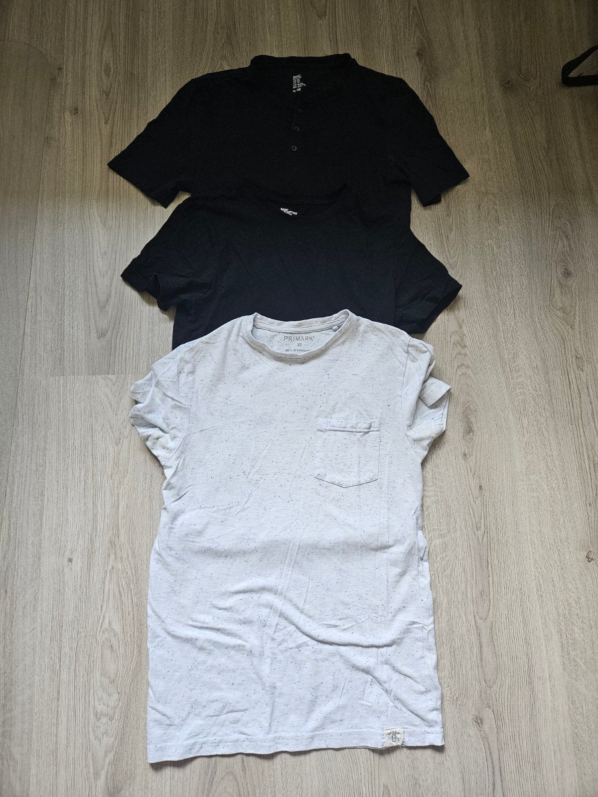3 heren shirts korte mouw maat XS (H&M, Primark), Kleding | Heren, T-shirts, Overige kleuren, Ophalen of Verzenden, H&M, Gedragen