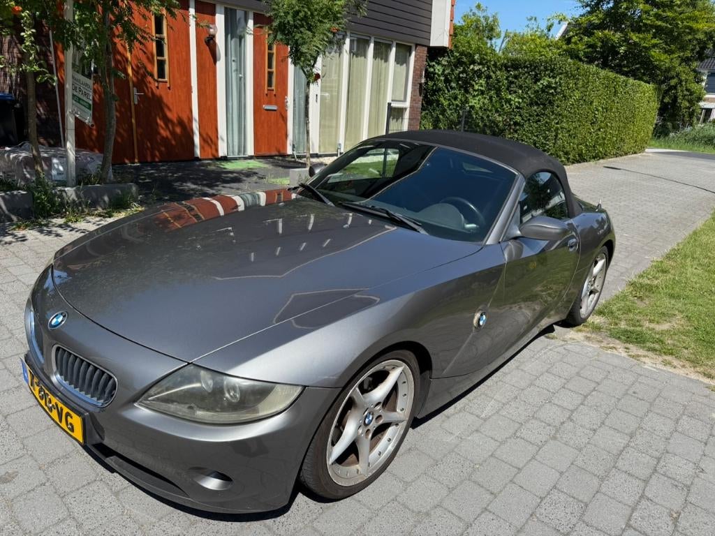 BMW Z4 2.5 I Roadster AUT 2005 Grijs - klaar voor de zomer!, Auto's, BMW, Automaat, Achterwielaandrijving, Zwart, Cabriolet