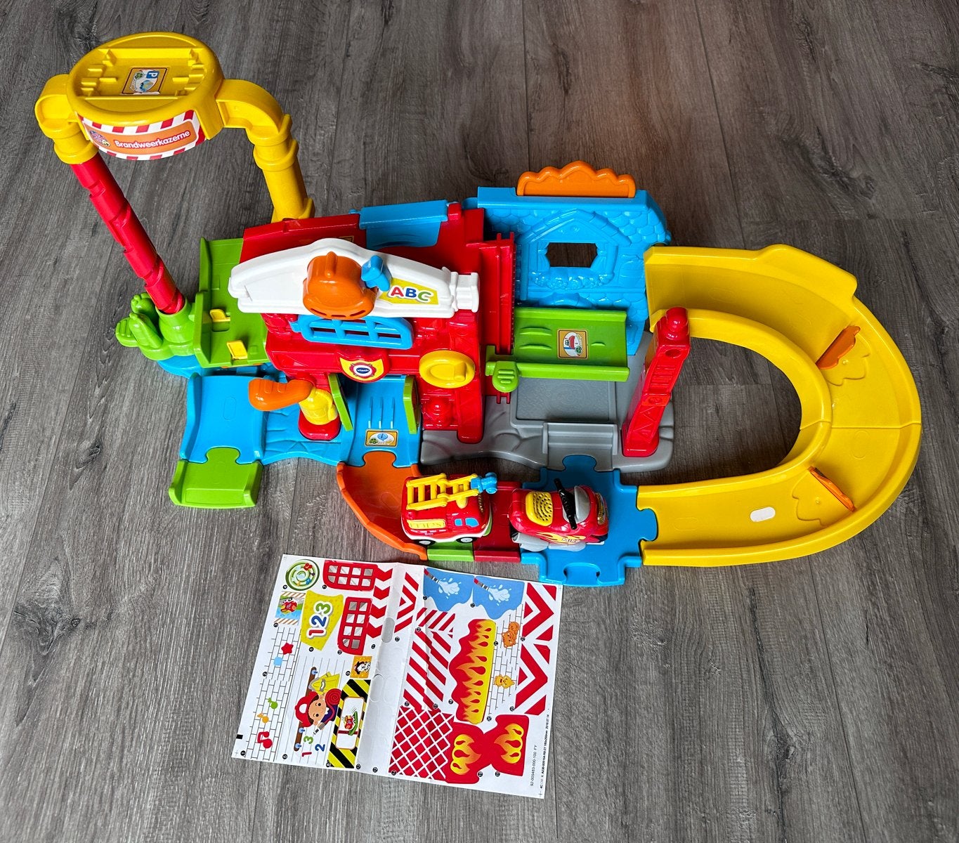 VTech Toet Toet Auto's Brandweerkazerne, Kinderen en Baby's, Ophalen of Verzenden, Zo goed als nieuw, 2 tot 4 jaar