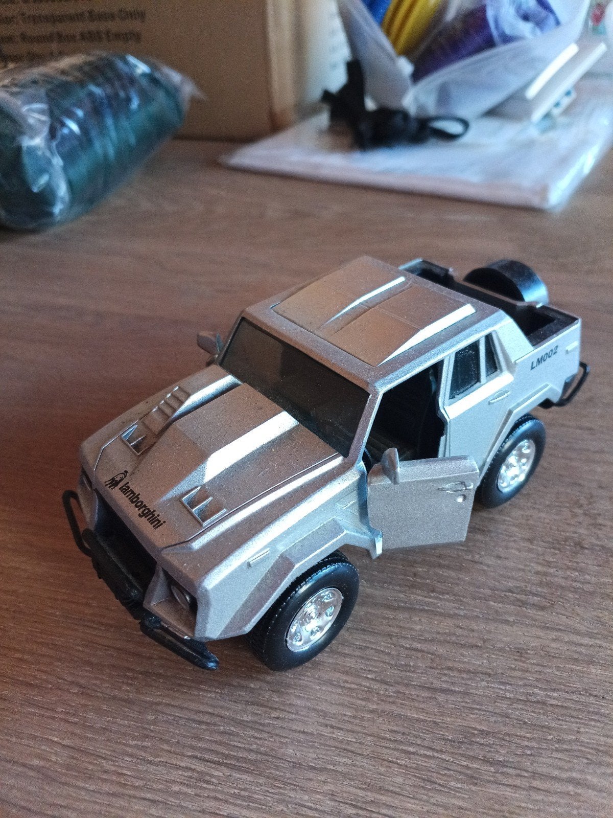 schaalmodel Lamborghini LM002, Ophalen, Bburago