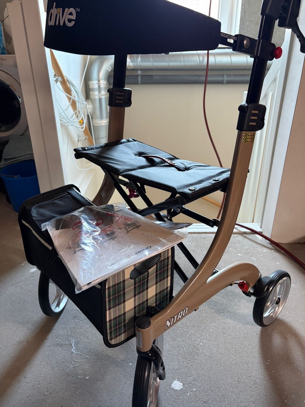 Nieuwe rollator nog in doos nooit gebruikt, Ophalen, Nieuw