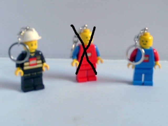 Lego sleutelhangers - 2 stuks - zie omschrijving, Ophalen of Verzenden, Zo goed als nieuw, Sleutelhanger, Lego