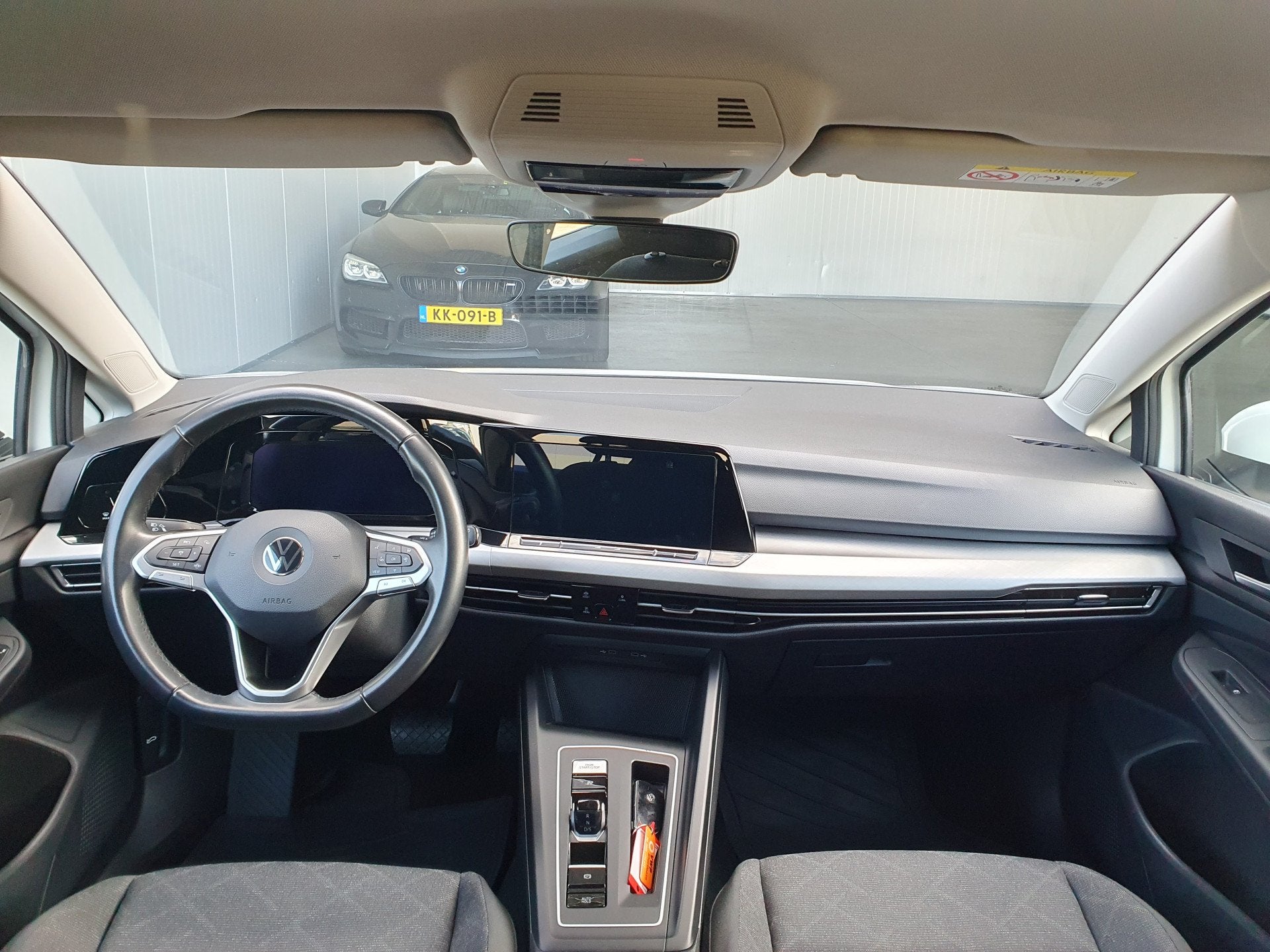 Volkswagen Golf 1.0 eTSI Life Business NAVI/DIG.COCKPIT/LED/, Auto's, Stof, Gebruikt, Euro 6, 1202 kg