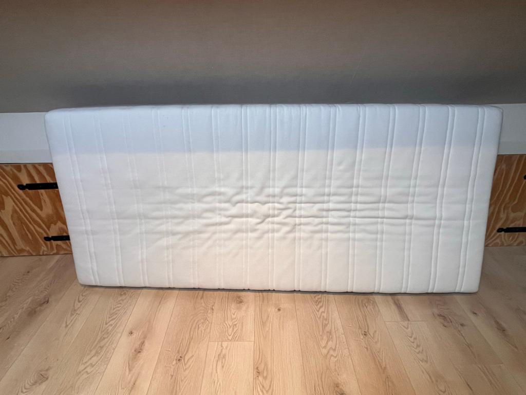 IKEA Malvik foam matras 90x200 1-persoons middelhard, Huis en Inrichting, Ophalen, 90 cm, Eenpersoons, Zo goed als nieuw