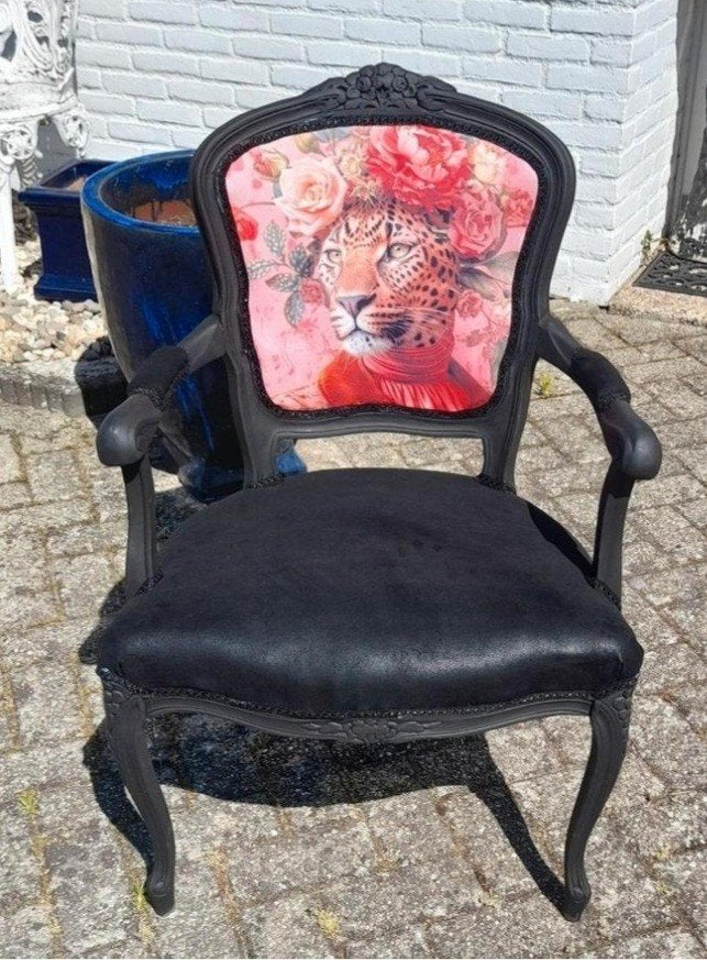 Stoere fauteuile geheel opnieuw gestoffeerd tyger, Ophalen, Zo goed als nieuw