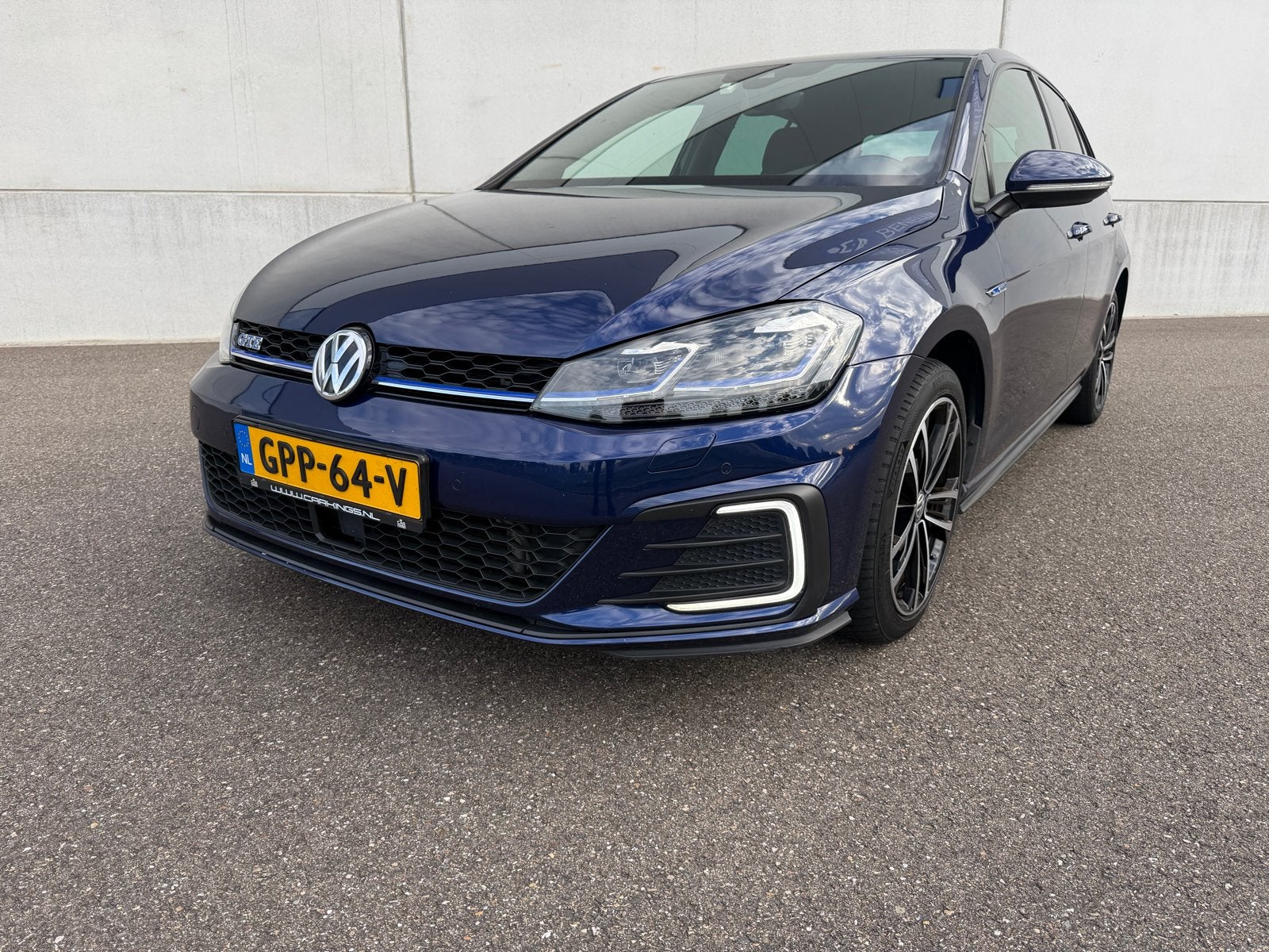 Volkswagen Golf 7.5 GTE LED DIGIDASH CAM PDC DODEHOEK VOL!, Stof, 4 cilinders, Lichtsensor, Blauw